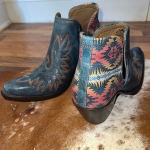 Turquoise Ariat Pendleton Booties 7.5